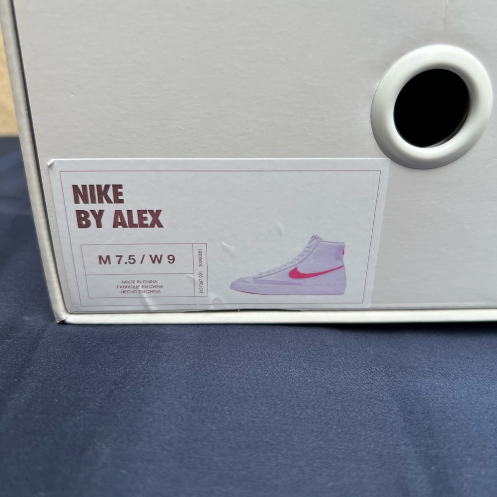 Nike Blazer Mid 77 White US M 7.5 W 9 - Picture 6 of 8
